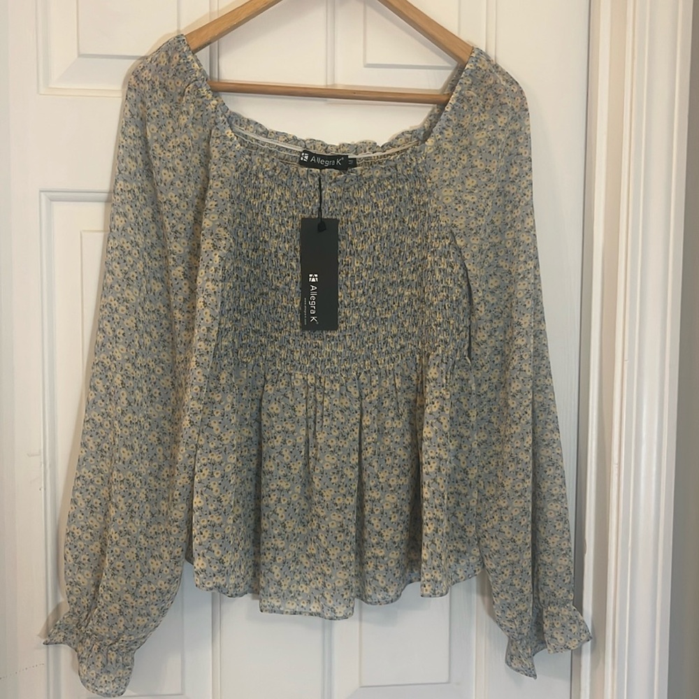 Feminine Long Sleeve Floral Top-new with tags